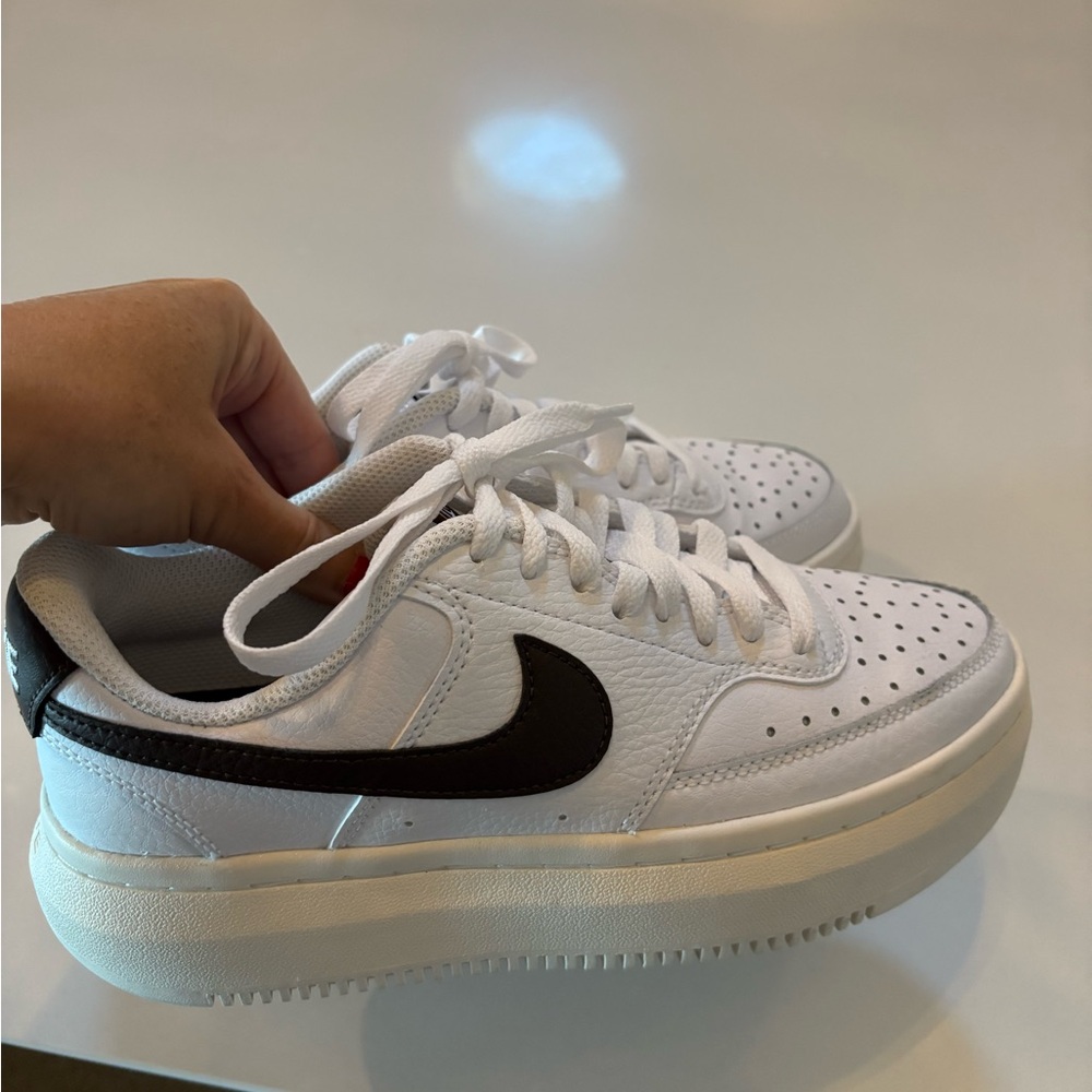 NEW Nike sneakers